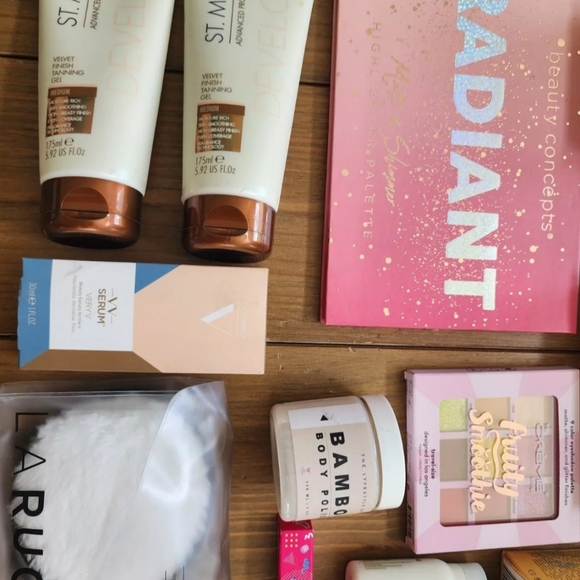 High End Beauty Bundle |Mixed Lot| Makeup/ Skincare  35+ High End Full Size Lot - Picture 6 of 10
